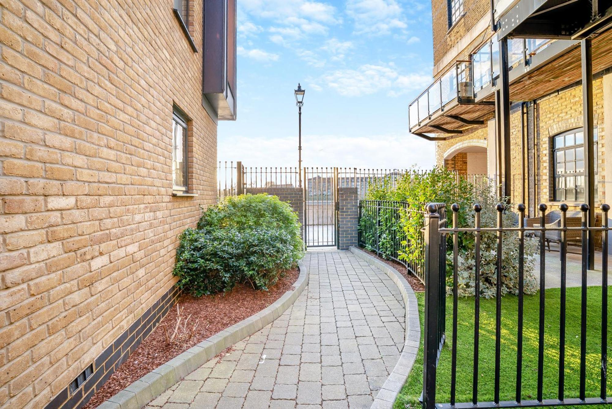 לונדון Palace Wharf Apartments מראה חיצוני תמונה